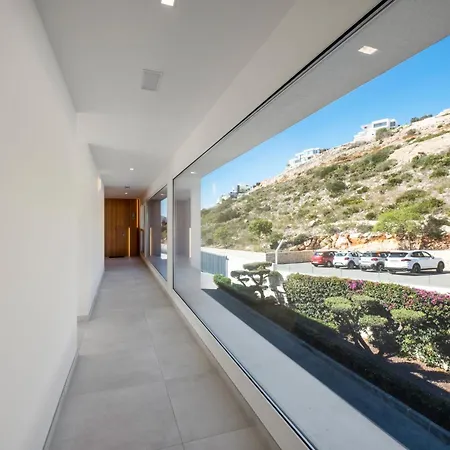 Blue Infinity 4 By Interhome * בניטאצ'ל